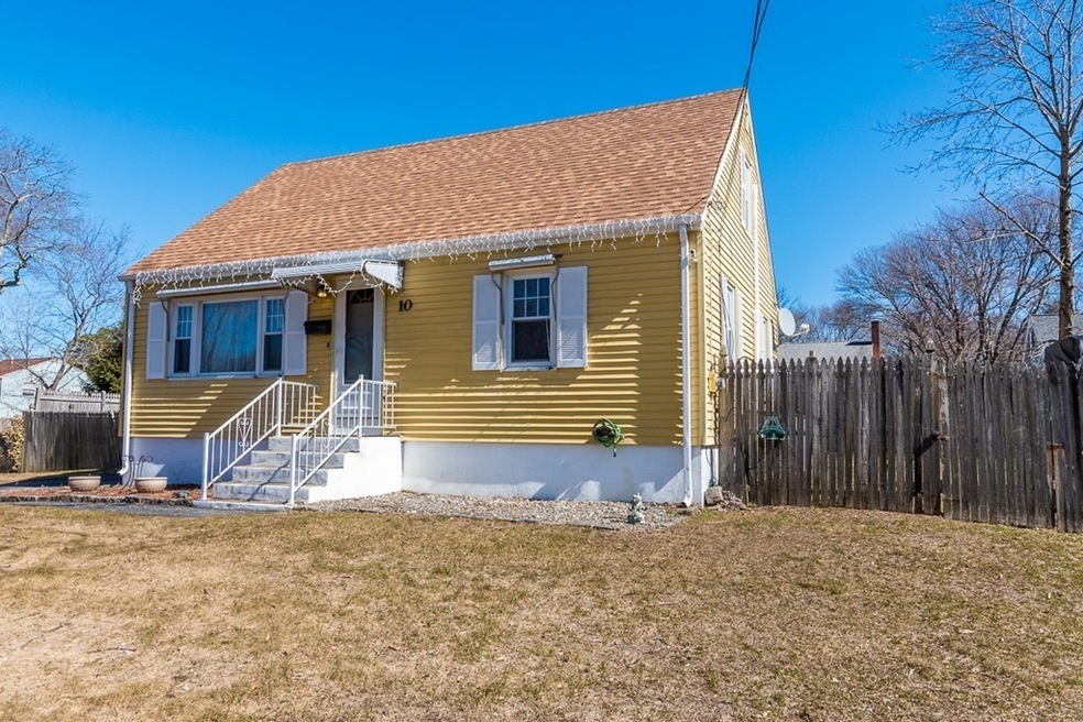 10 Arnold St, Blackstone, MA 01504 - photo 1