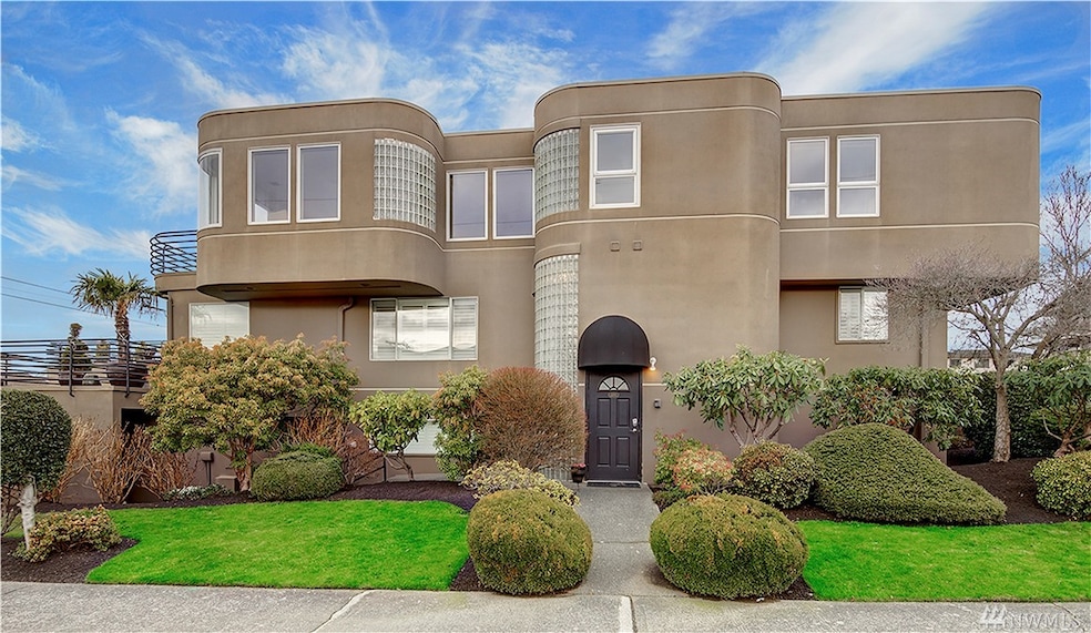 107 Bell St unit 200, Edmonds, WA 98020 - photo 1