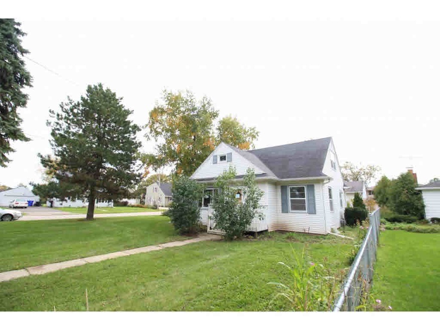 419 W Foster St, Appleton, WI 54915 - photo 1