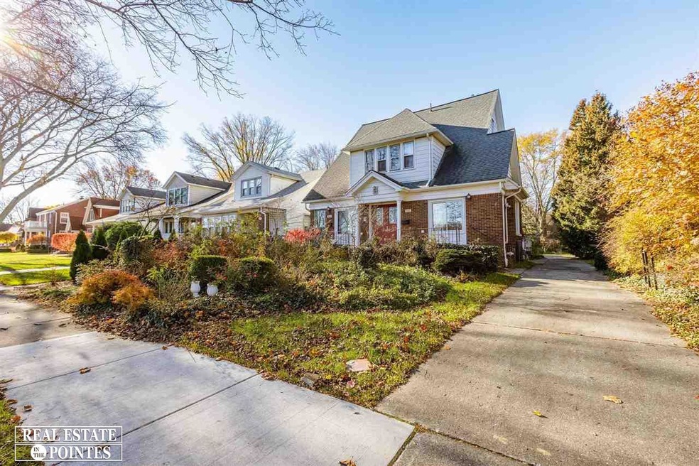 795 Saint Clair Ave, Grosse Pointe, MI 48230 - photo 1