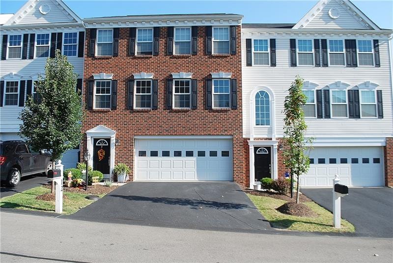 Welcome  to 12 Abbeywood Lane!