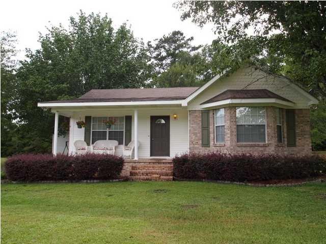 Brick and Vinyl makes this home maintenance free