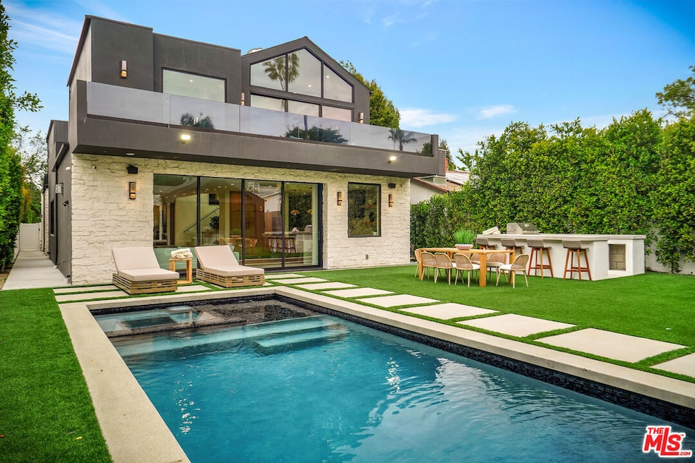 15602 Morrison St, Sherman Oaks, CA 91403 - photo 1