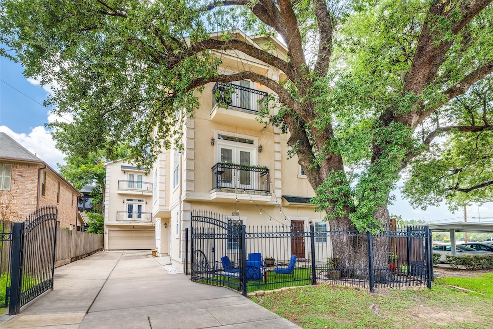 LOCATION LOCATION - Beautiful well maintained & re