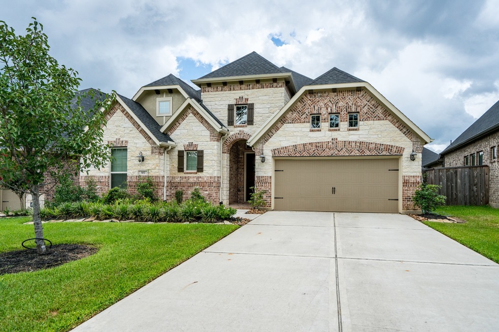 507 Rolling Brook Ln, Pinehurst, TX 77362 - photo 1