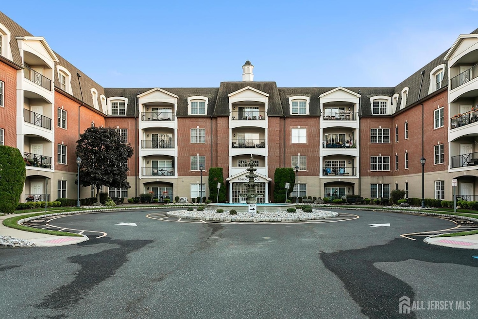 325 Regency Place unit 325, Woodbridge, NJ 07095 - photo 1