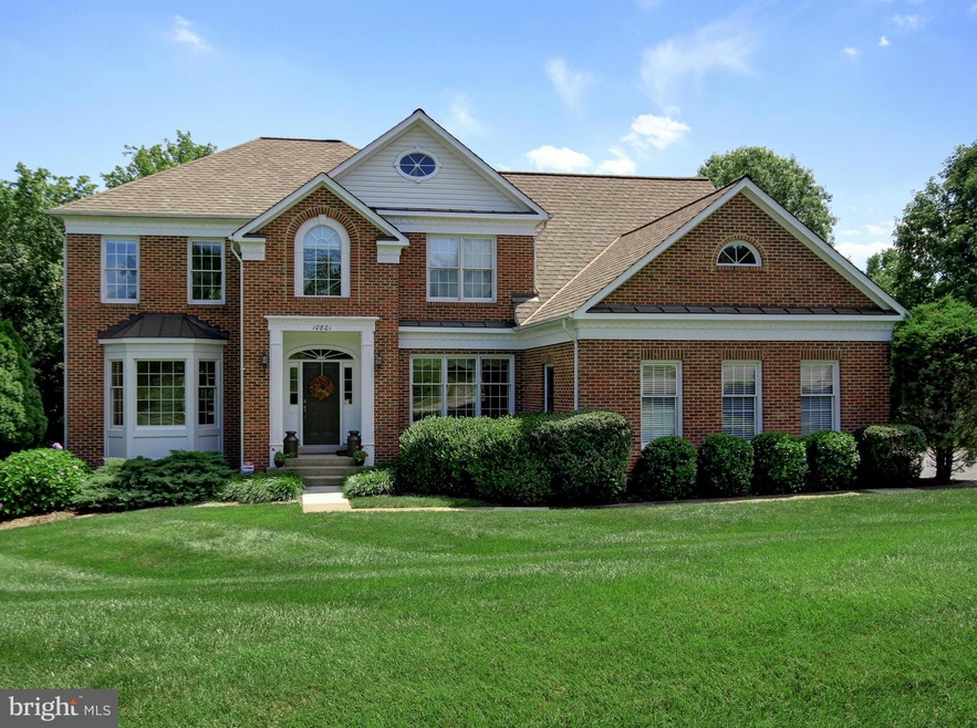 10801 Piney Pond Dr, Great Falls, VA 22066 - photo 1