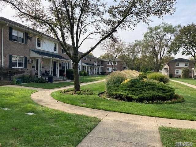 8166 Langdale St unit 263B, New Hyde Park, NY 11040 - photo 1