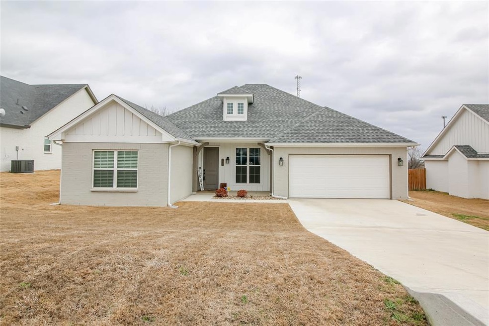 317 Hillcroft Rd, Fort Worth, TX 76108 - photo 1