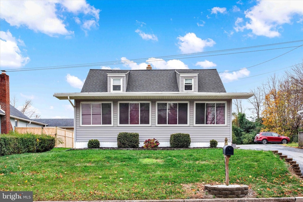 6129 Blue Bird Ave, Harrisburg, PA 17112 - photo 1