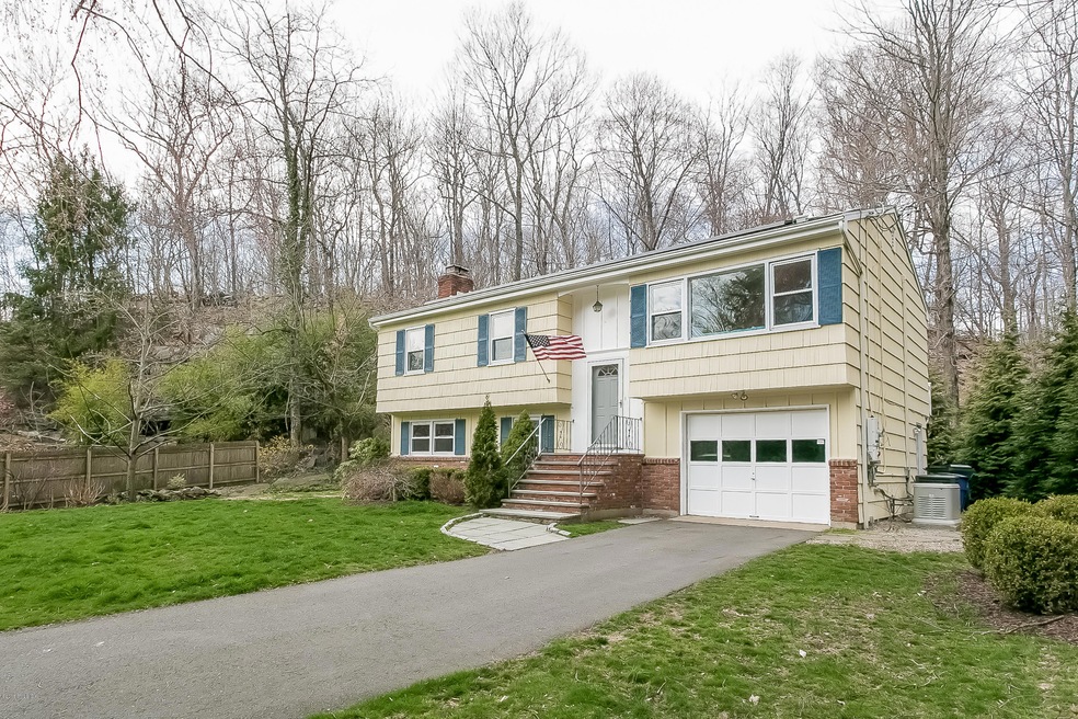004-Front_View-2585880-large