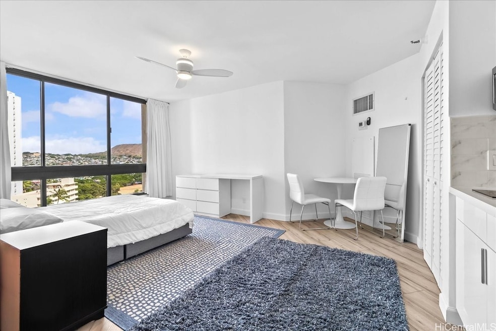 Liliuokalani Gardens unit I1505, Honolulu, HI 96815 - photo 1