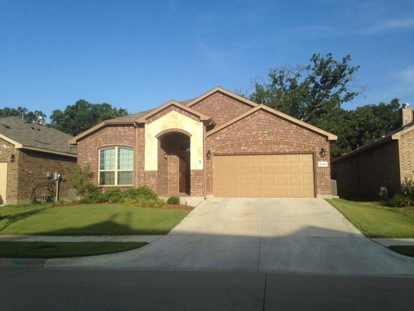 5028 Split Rock Dr, Denton, TX 76210 - photo 1