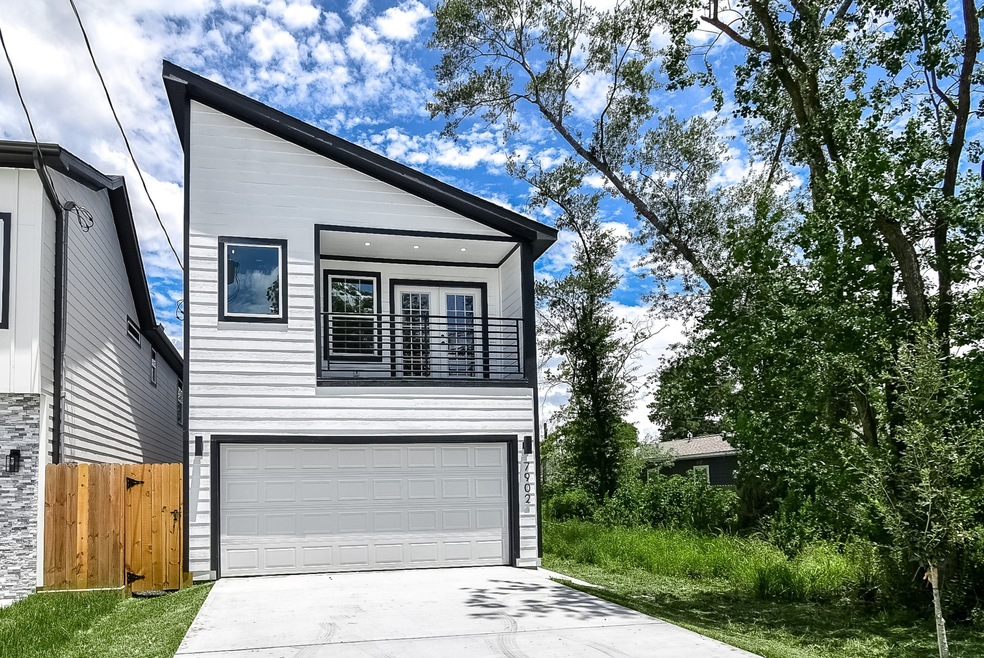 7902 Sealey St, Houston, TX 77088 - photo 1