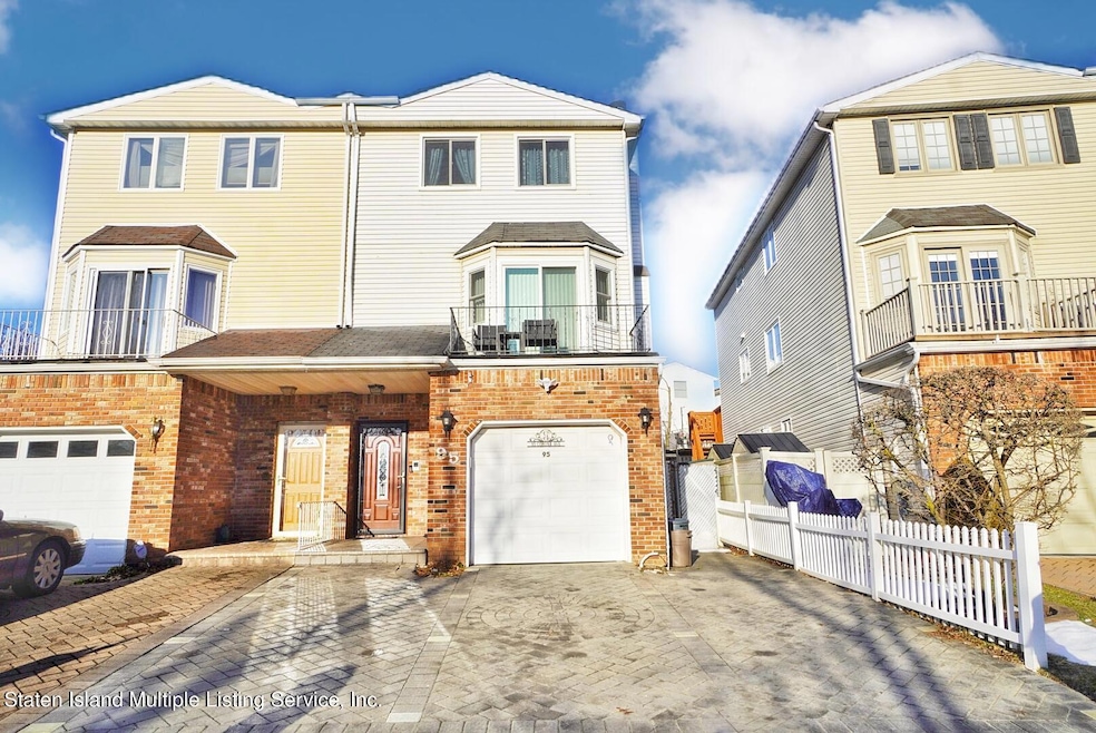 95 Corona Ave, Staten Island, NY 10306 - photo 1