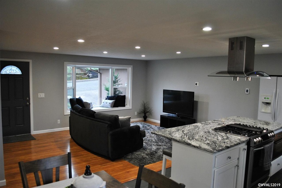 925 Hulsey Ct SE, Salem, OR 97302 - photo 1