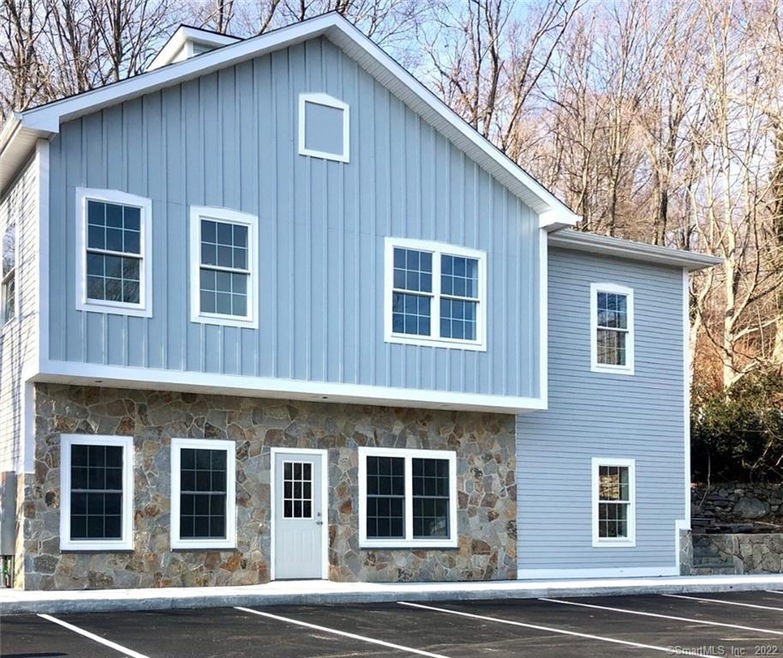 107 Church Hill Rd unit 1, Sandy Hook, CT 06482 - photo 1