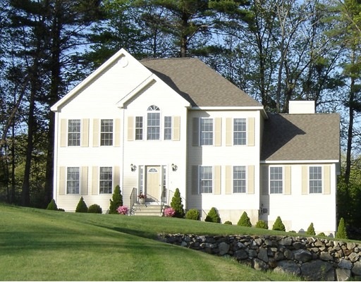 10 Dogwood Cir, Pelham, NH 03076 - photo 1