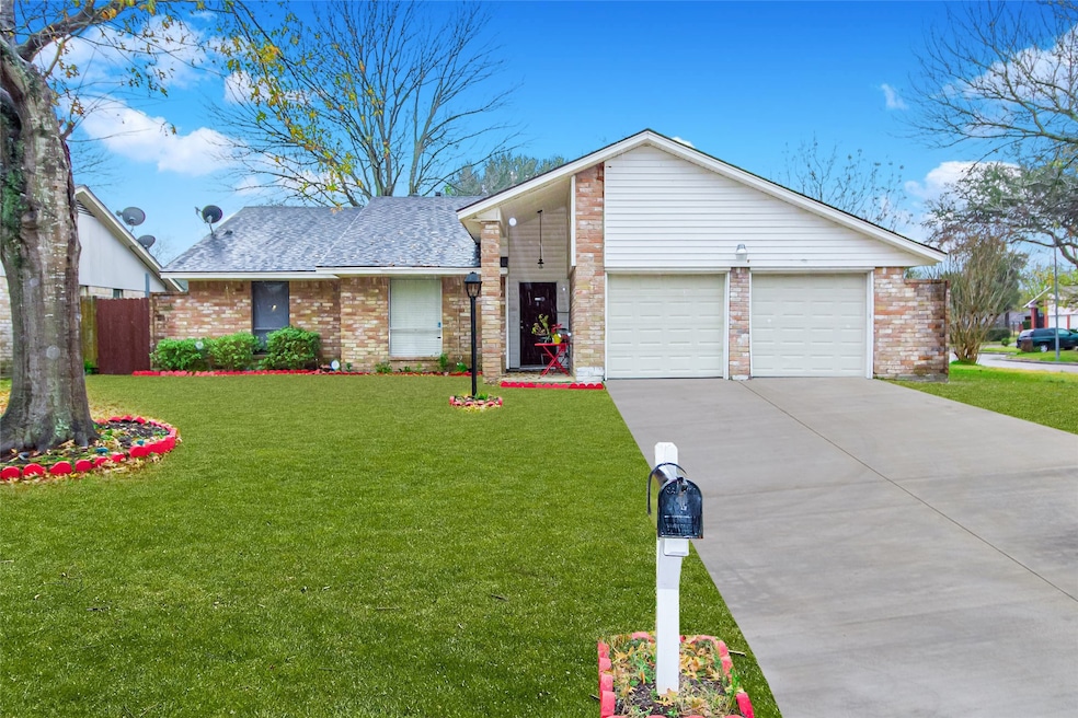 9915 Loggers Trail Ct, Houston, TX 77040 - photo 1