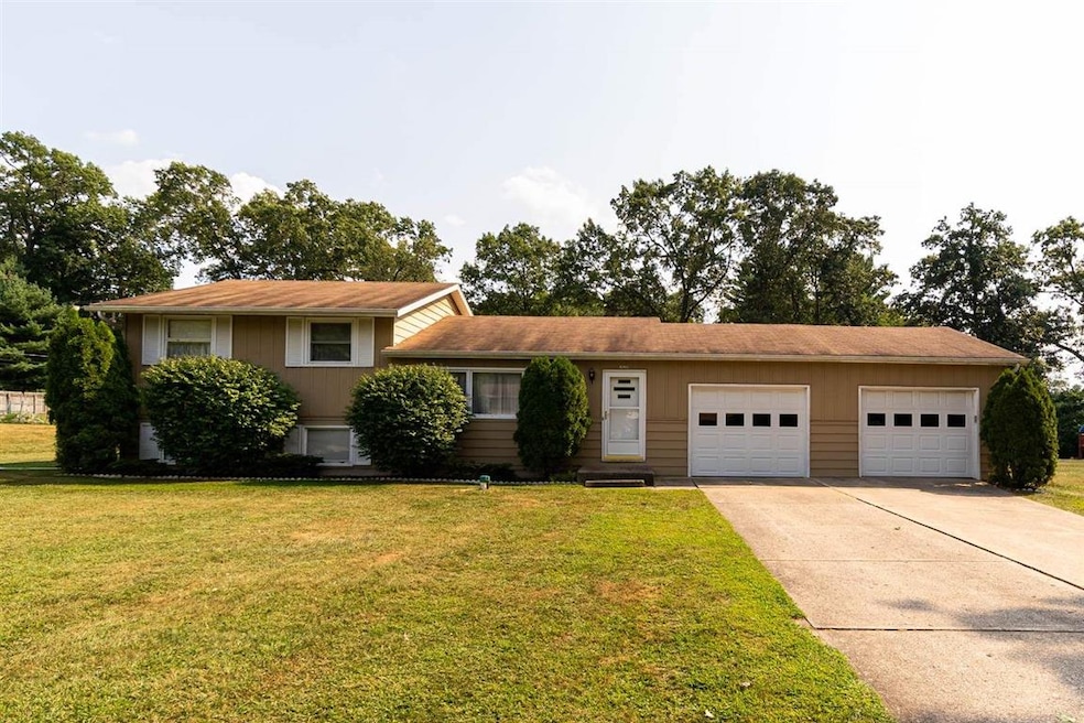 18220 Chipstead Dr, South Bend, IN 46637 - photo 1