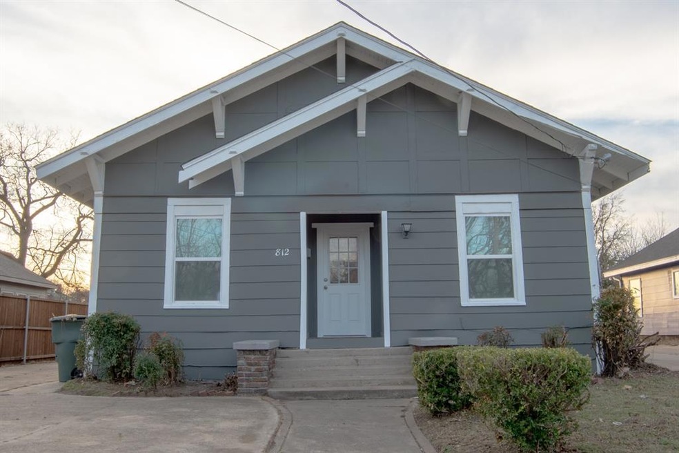 812 N Walnut St, Sherman, TX 75090 - photo 1