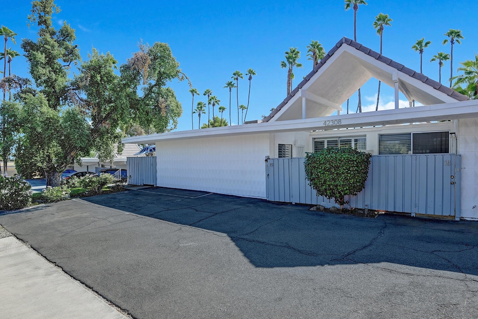 FRONT OF HOME.jpg mls
