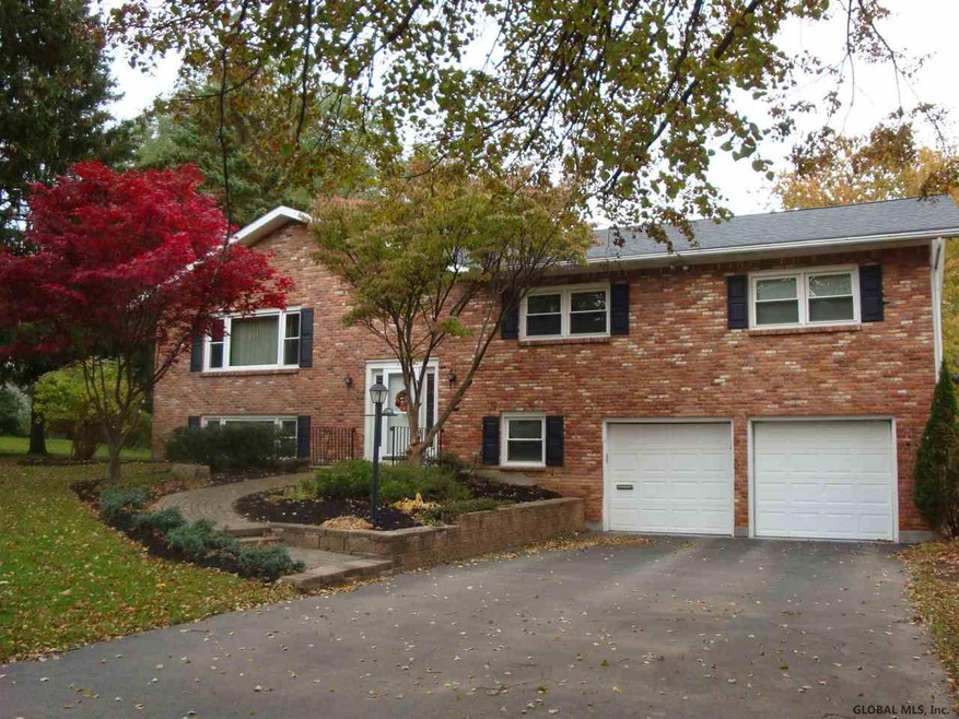 1249 Sandra Ln, Schenectady, NY 12309 - photo 1