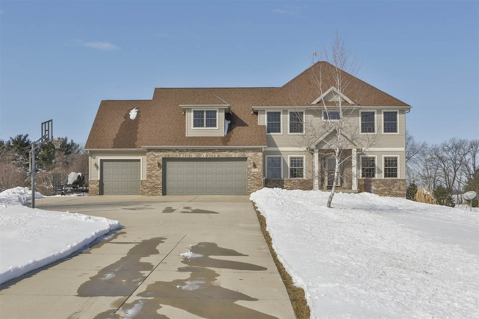 17626 W Teresa Ln, Brooklyn, WI 53521 - photo 1