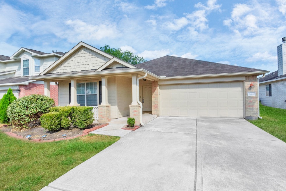 Fabulous Opportunity! 3 bed 2 bath and ready for n
