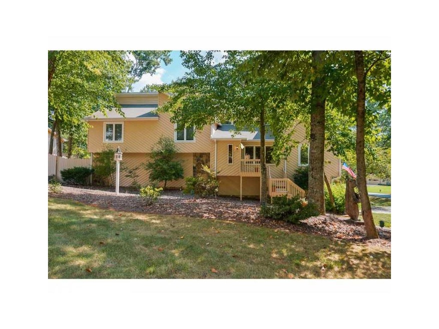 Exterior Front. Well-maintained Contemporary in Po