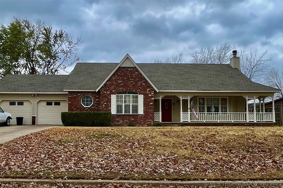 3107 W Berwick St, Claremore, OK 74017 - photo 1