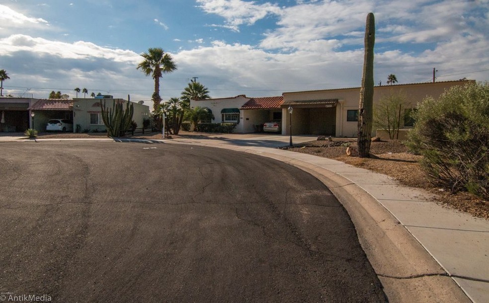 7621 E Meadowbrook Ave, Scottsdale, AZ 85251 - photo 1