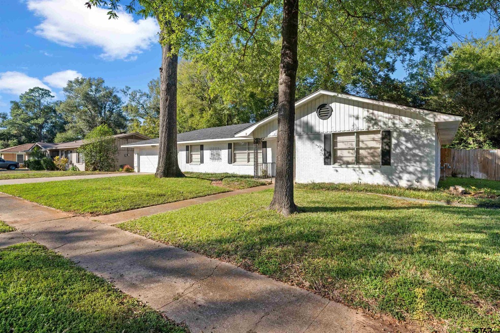 212 Ridgecrest Dr, Tyler, TX 75701 - photo 1