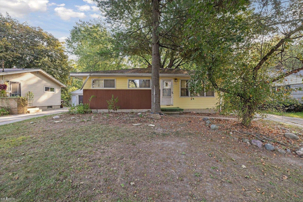 3801 Schlee St, Lansing, MI 48910 - photo 1