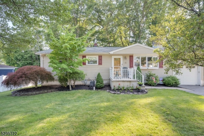 15 Overlook Dr, Oak Ridge, NJ 07438 - photo 1