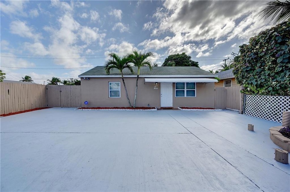 952 30th St, West Palm Beach, FL 33407 - photo 1