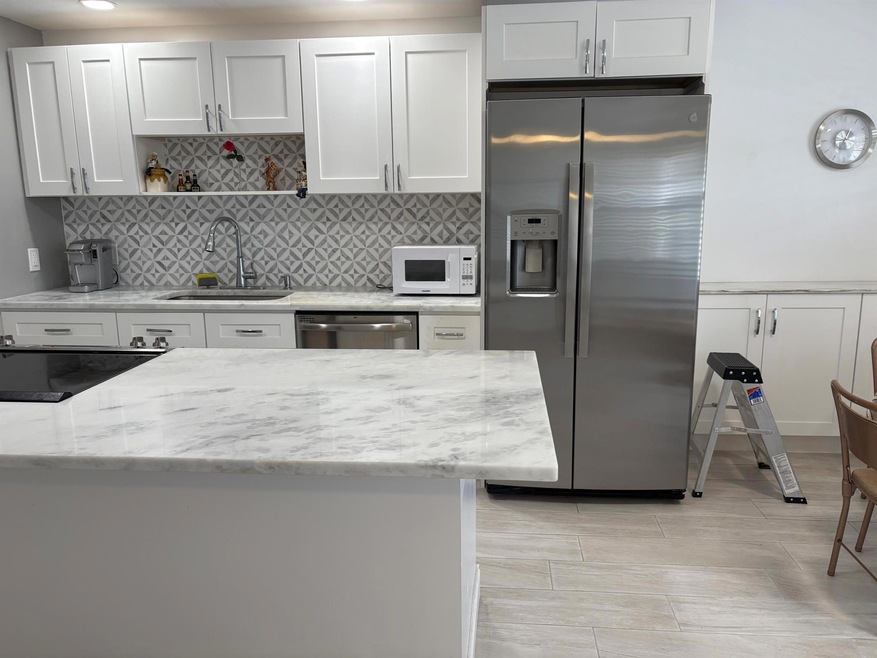 2084 Exeter E unit 2084 E, Boca Raton, FL 33434 - photo 1