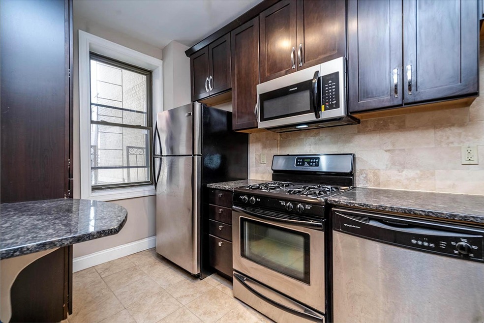 151 Sip Ave unit 11, Jersey City, NJ 07306 - photo 1