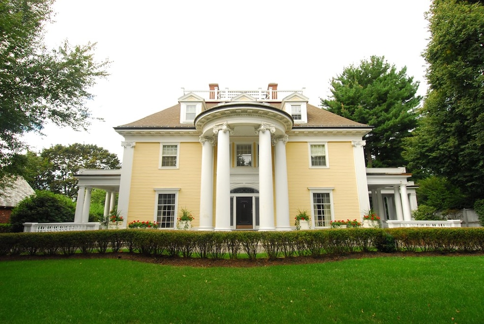 300 Kent St unit 3, Brookline, MA 02446 - photo 1