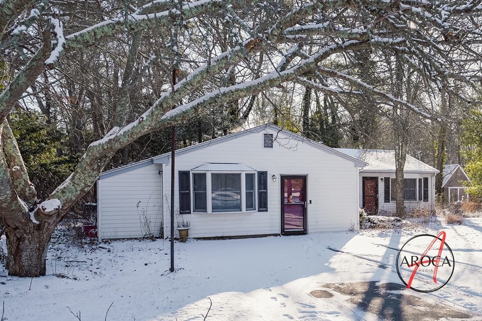 792 Russells Mills Rd, South Dartmouth, MA 02748 - photo 1