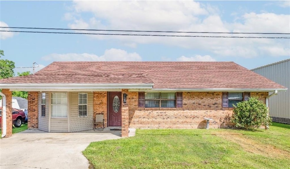 756 Saint Philip St, Raceland, LA 70394 - photo 1