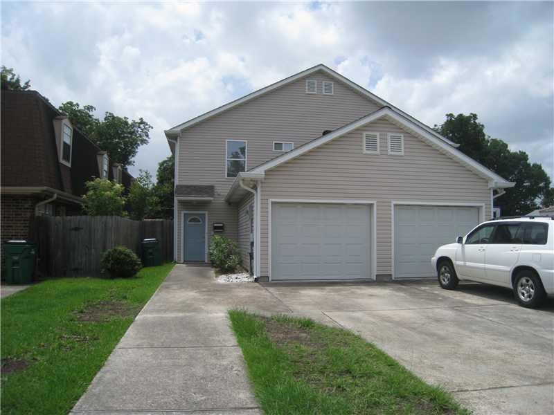 Facade/Exterior Front. Convenient location