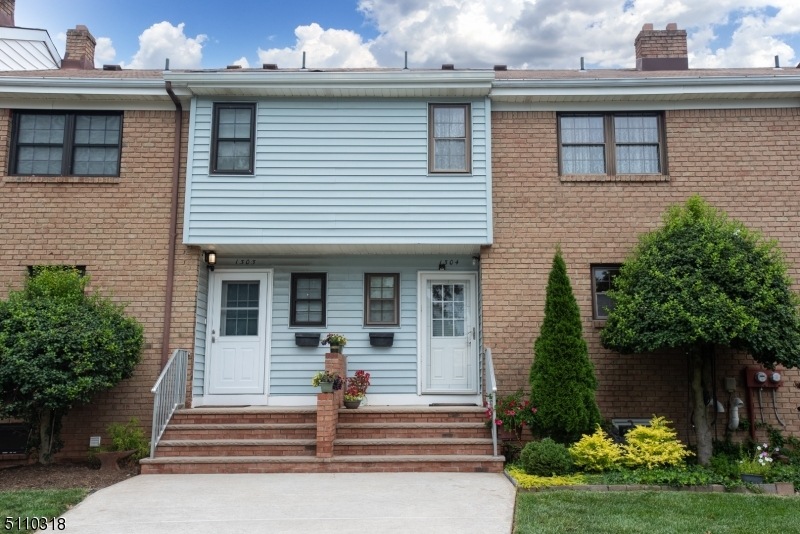 1304 Saint James Ct unit 1304, Hillsborough, NJ 08844 - photo 1