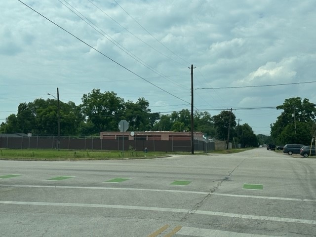 4909 Kelley St, Houston, TX 77026 - photo 1