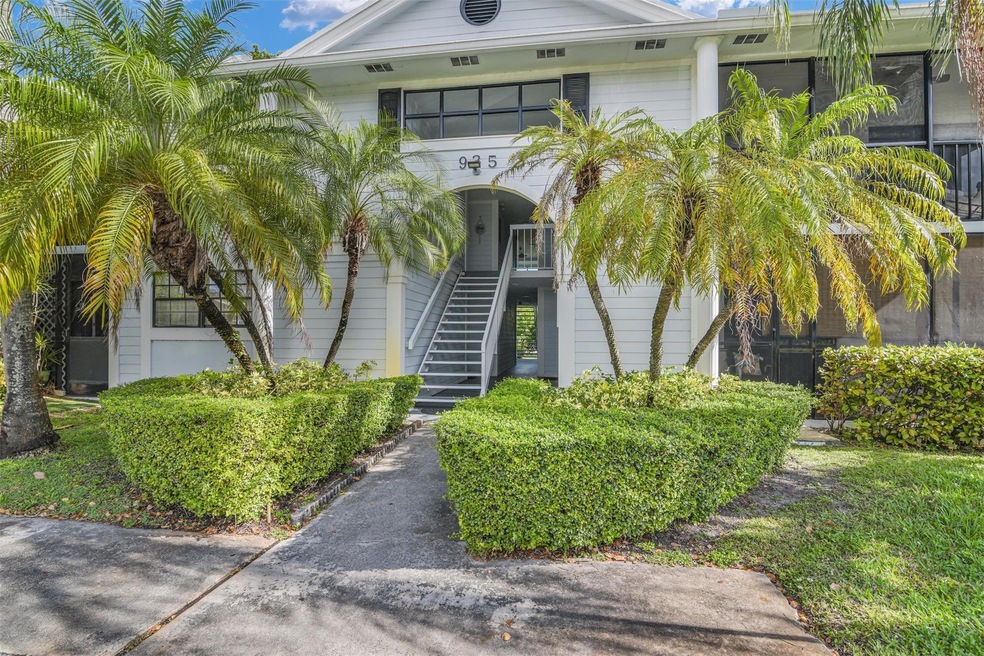 935 NE 199th St unit 10316, Miami, FL 33179 - photo 1