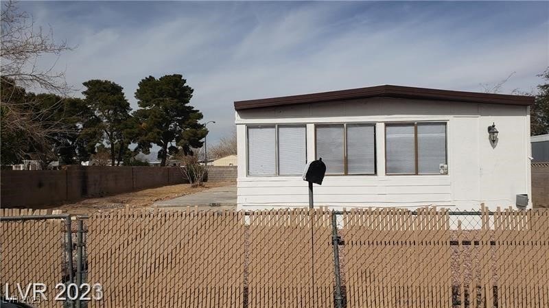 5556 Everglade St, Las Vegas, NV 89142 - photo 1