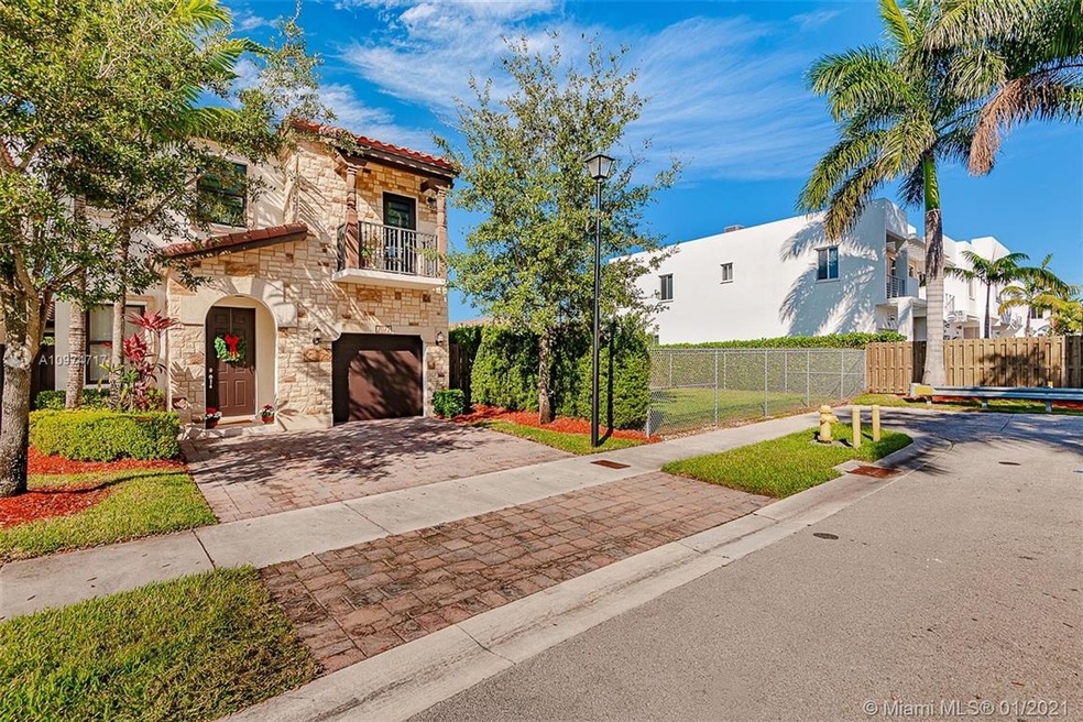 7072 NW 103rd Path unit 7072, Doral, FL 33173 - photo 1