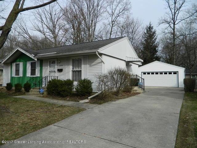 3330 Argyll Dr, Lansing, MI 48911 - photo 1