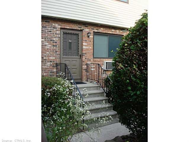 820 Matthews St unit 30, Bristol, CT 06010 - photo 1