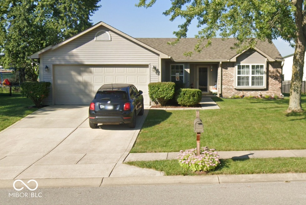 18 Meadow Creek Blvd E, Whiteland, IN 46184 - photo 1